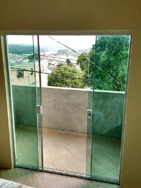 Instalação de porta de vidro